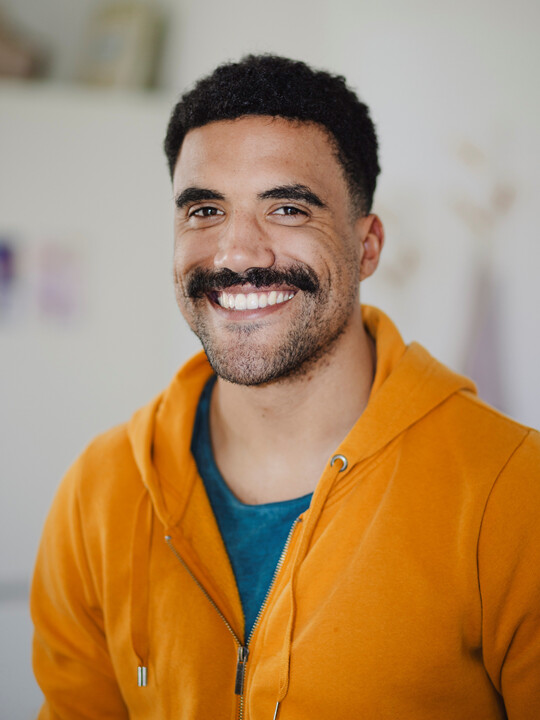 Portraitfoto von Schauspieler Mark Tumba